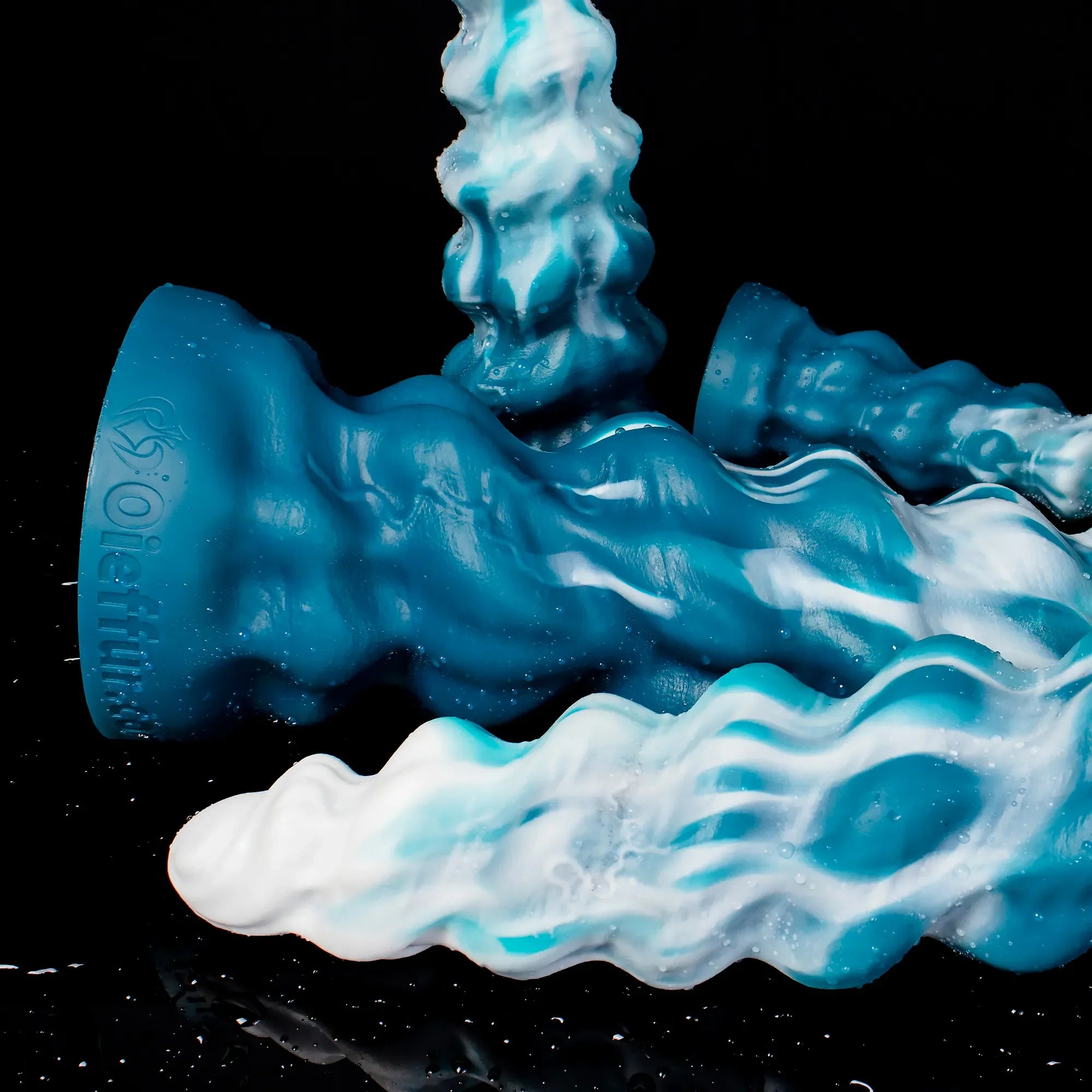 Thick Conqueror Dildo – Platinum Silicone, Tapered Realistic Design