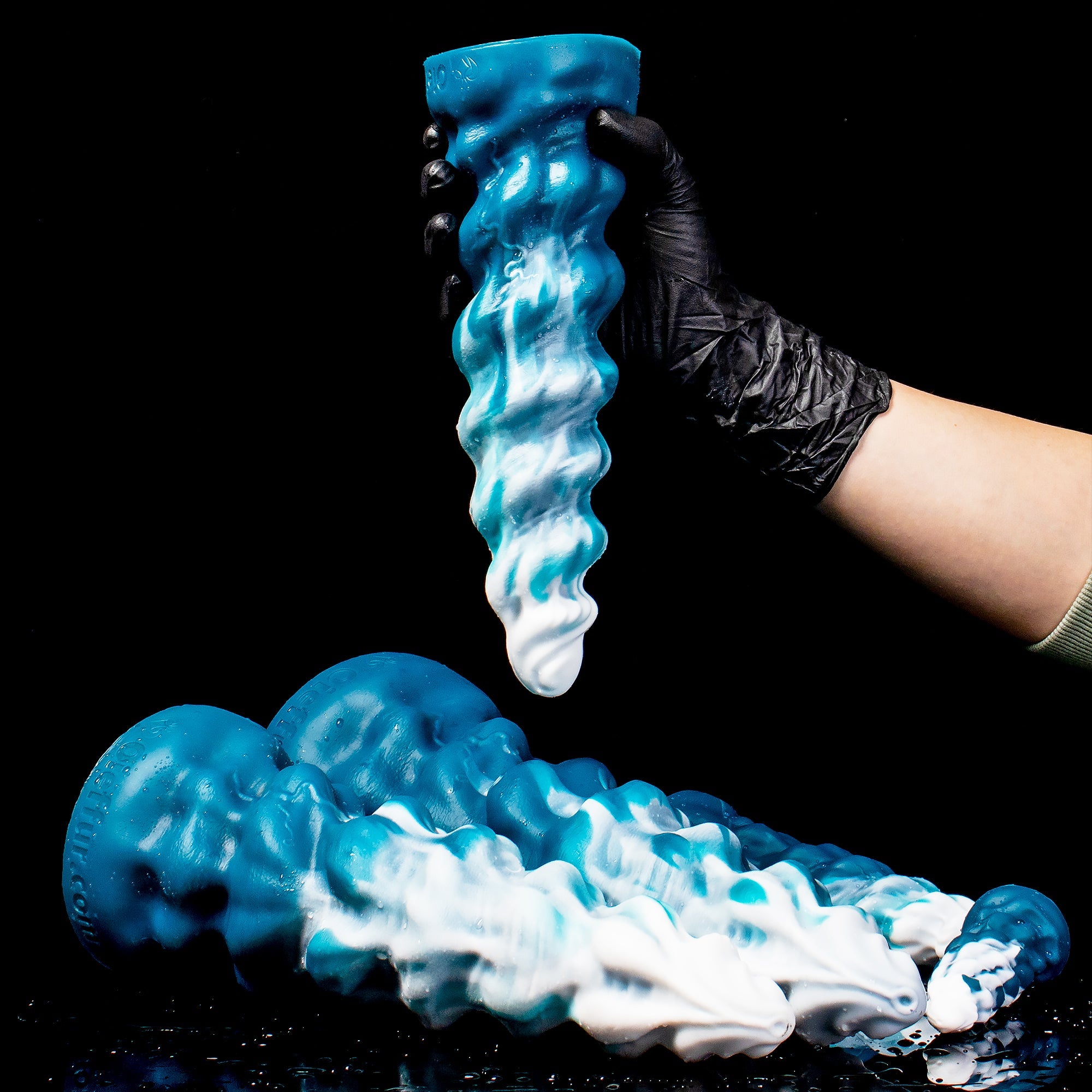 Thick Conqueror Dildo – Platinum Silicone, Tapered Realistic Design